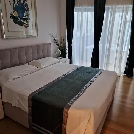 Apartma Nika Nokturno *
