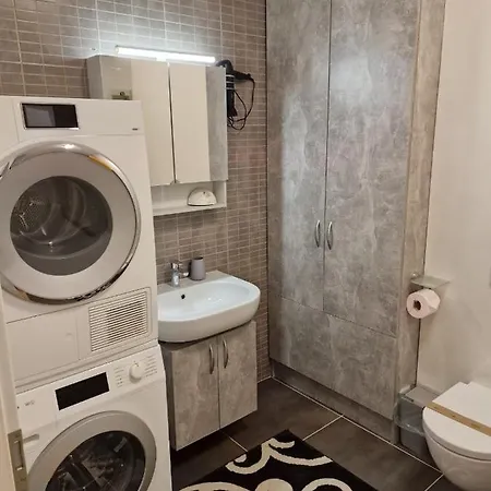 Apartma Nika Nokturno * Koper