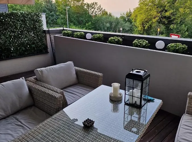 Apartma Nika Nokturno コペル