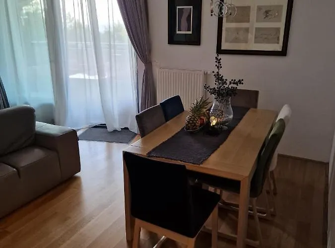 Apartma Nika Nokturno